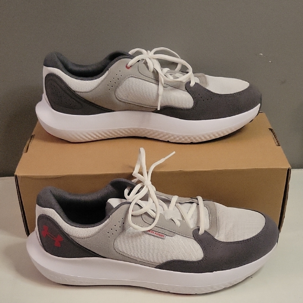 Mens Under Armour Charged Gray and White Comfort Deluxe Sneakers size 13 EUC